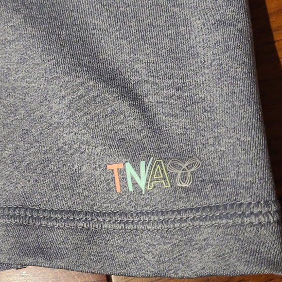 Aritzia TNA Grey Small tank top - Picture 2 of 7